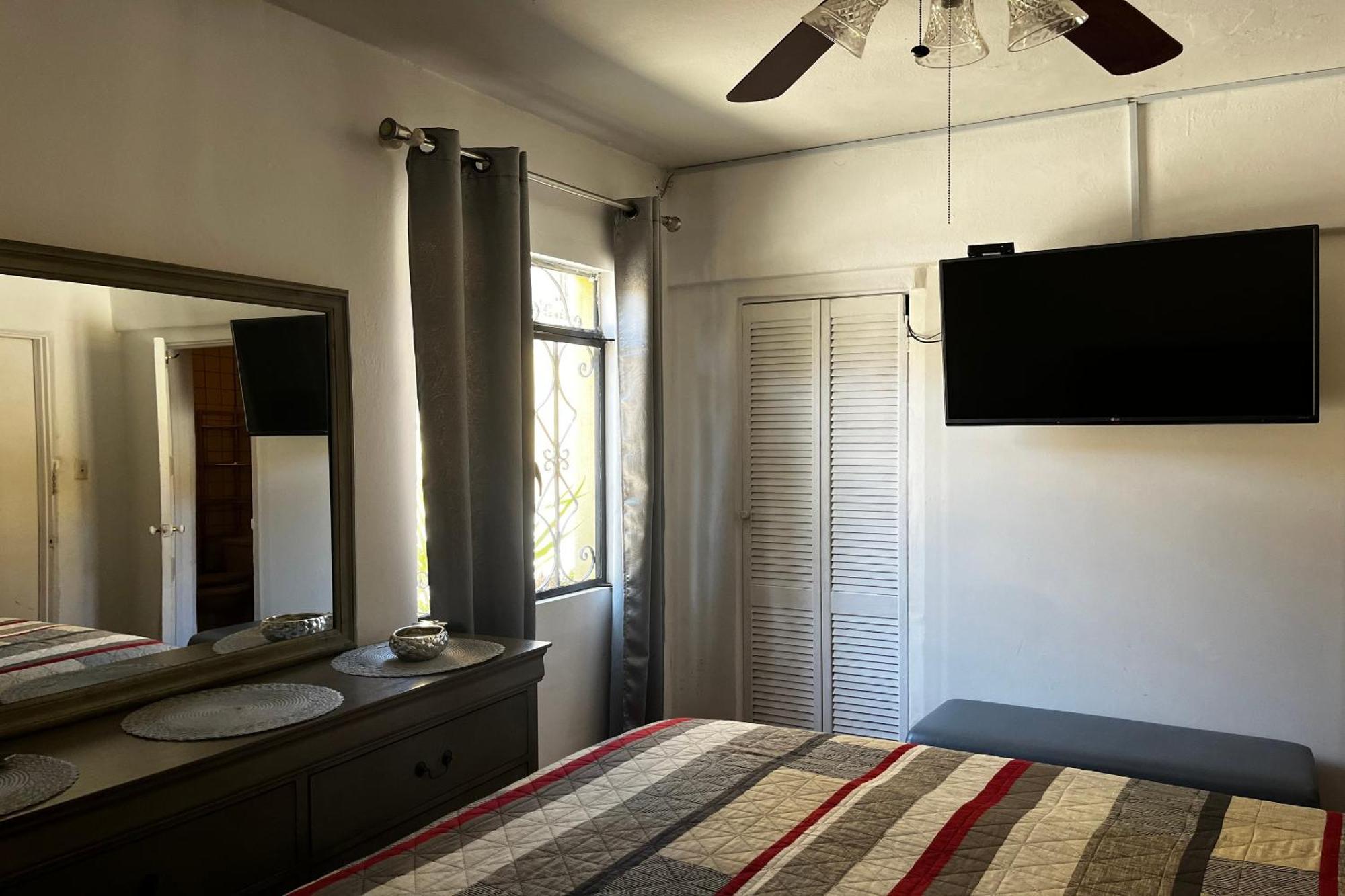 Oyo Hotel Linda Tijuana Eksteriør billede