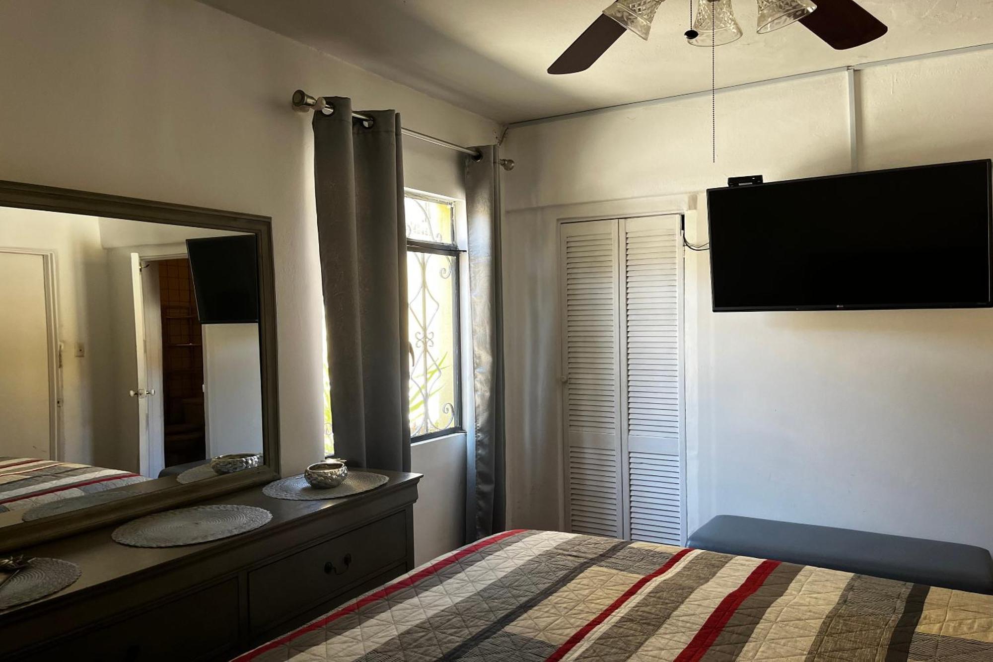 Oyo Hotel Linda Tijuana Eksteriør billede