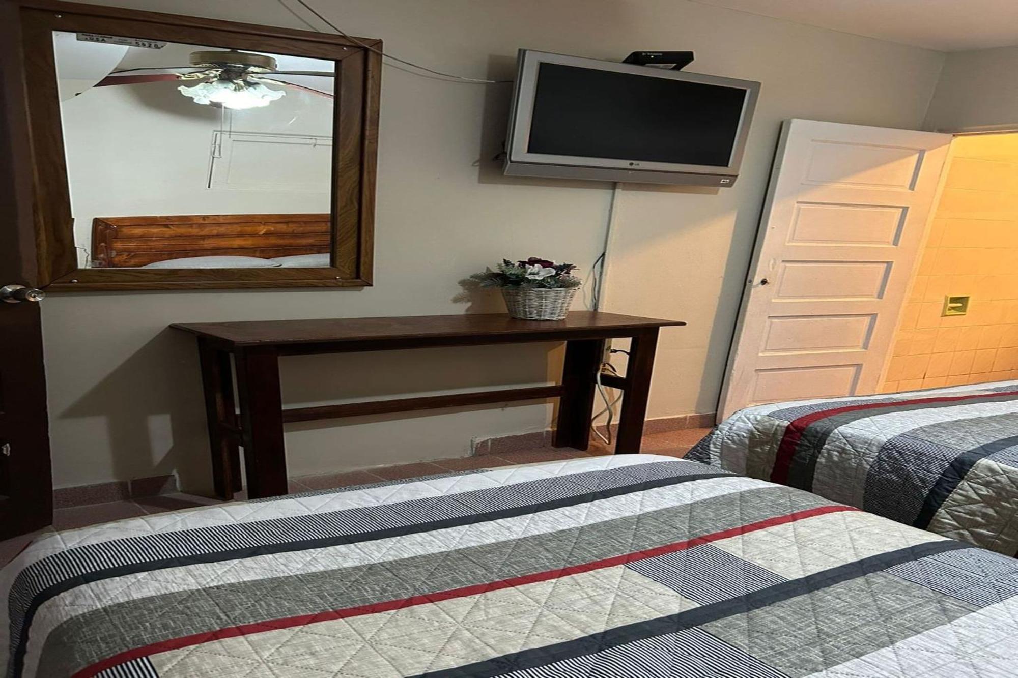 Oyo Hotel Linda Tijuana Eksteriør billede